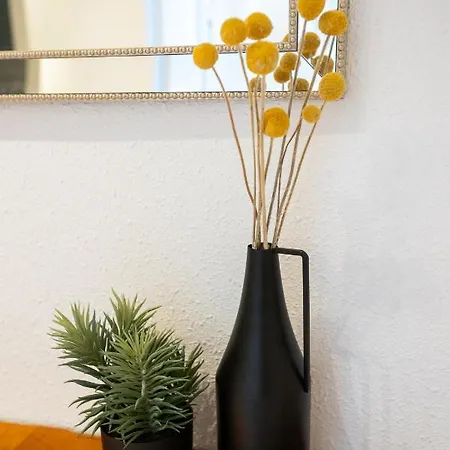 Miel. Centrico, Bonito, Comodo Apartman